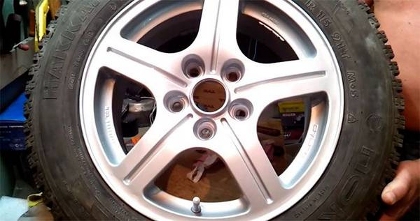 Как покрасить диски на авто самому Видео урок Как покрасить диски на авто самому Видео урок