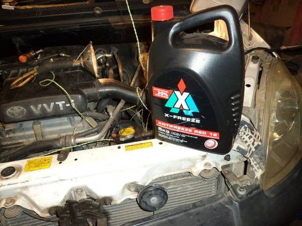 Как правильно доливать и заливать антифриз в систему охлаждения? Запоминай и учись