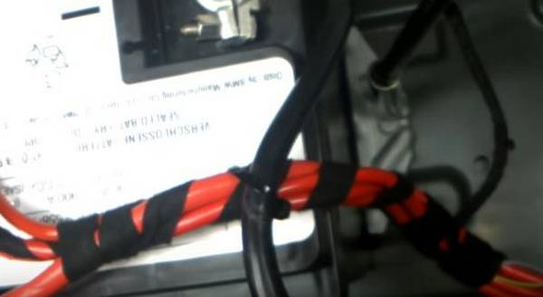 Как правильно снять аккумулятор с автомобиля: пошаговая инструкция