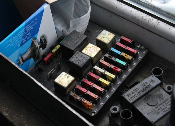 Как проверить предохранитель в машине мультиметром? Все мы в душе электрики Как проверить предохранитель в машине мультиметром? Все мы в душе электрики