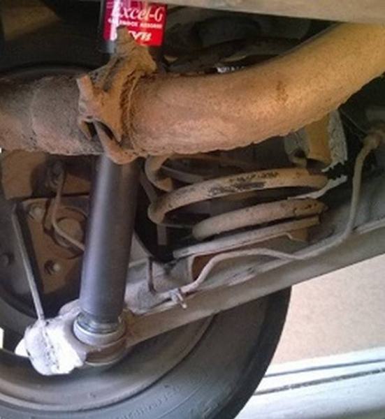 Как самостоятельно поменять амортизаторы и стойки