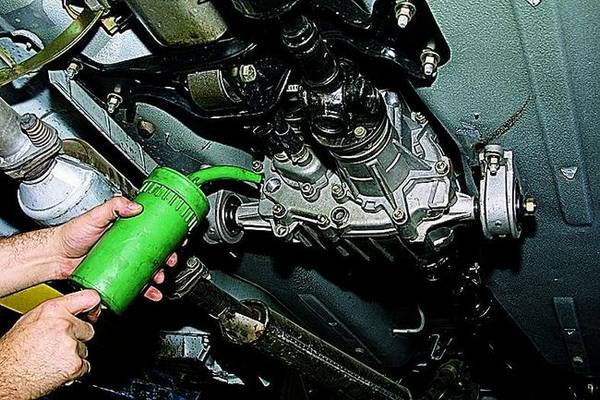 Как самостоятельно заменить масло в АКПП