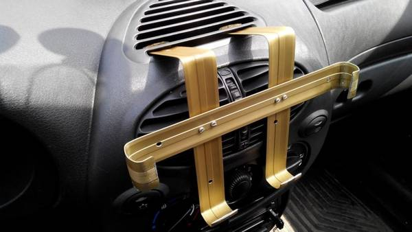 Как сделать держатель для телефона или планшета в машину своими руками? Начинаем экономить