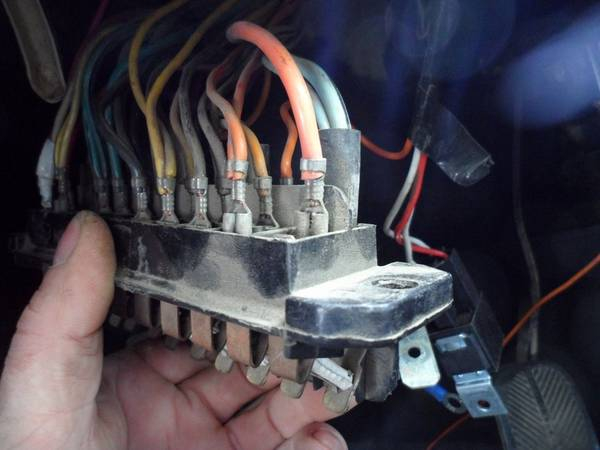 Как снять и подключить замок зажигания на ВАЗ 2106? Без этого никуда Как снять и подключить замок зажигания на ВАЗ 2106? Без этого никуда