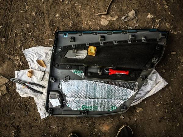 Как снять обшивку задней и передней двери на Приоре? Спорим, ты сможешь? Как снять обшивку задней и передней двери на Приоре? Спорим, ты сможешь?