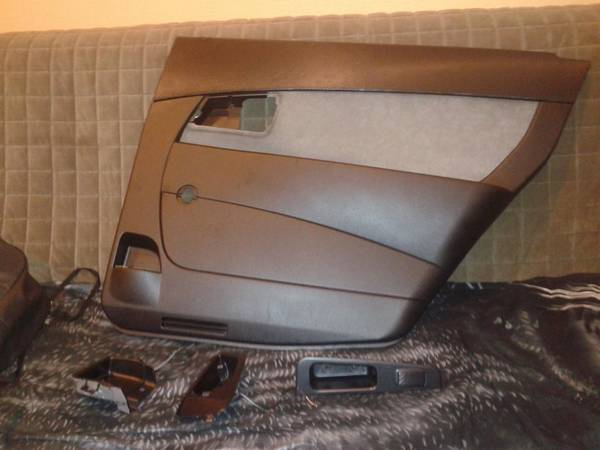 Как снять обшивку задней и передней двери на Приоре? Спорим, ты сможешь? Как снять обшивку задней и передней двери на Приоре? Спорим, ты сможешь?