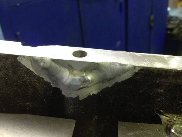 Как восстановить целостность и чем заклеить поддон двигателя Как восстановить целостность и чем заклеить поддон двигателя