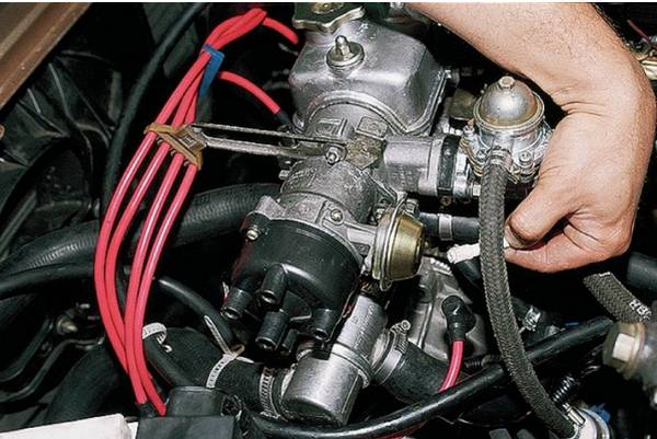 Как выставить угол опережения зажигания на карбюраторном и других типах двигателей