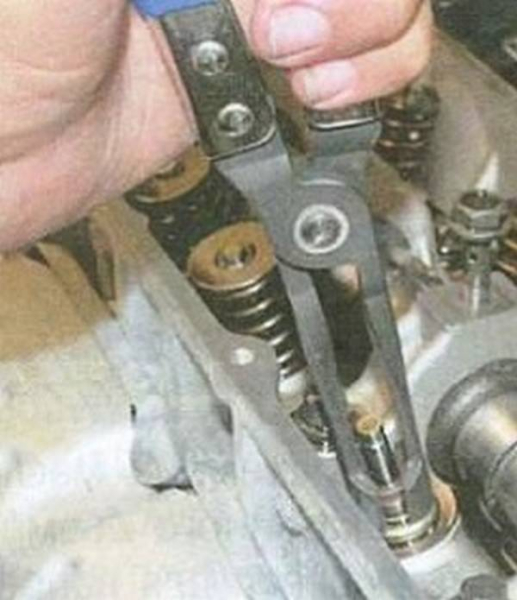 Как заменить клапаны ГБЦ Как заменить клапаны ГБЦ