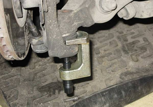 Как заменить шаровую своими руками