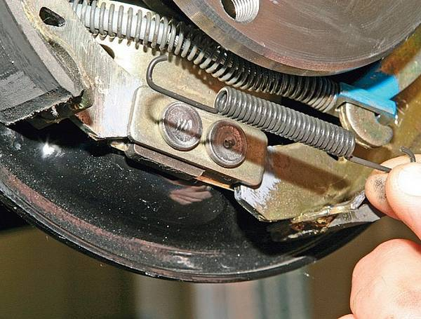 Как заменить тормозные колодки на Ладе Калине Как заменить тормозные колодки на Ладе Калине