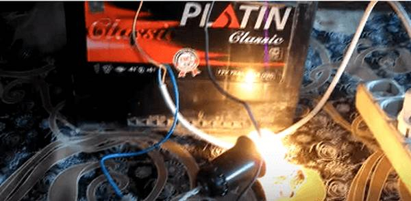 Как зарядить аккумулятор автомобиля зарядным устройством Как зарядить аккумулятор автомобиля зарядным устройством