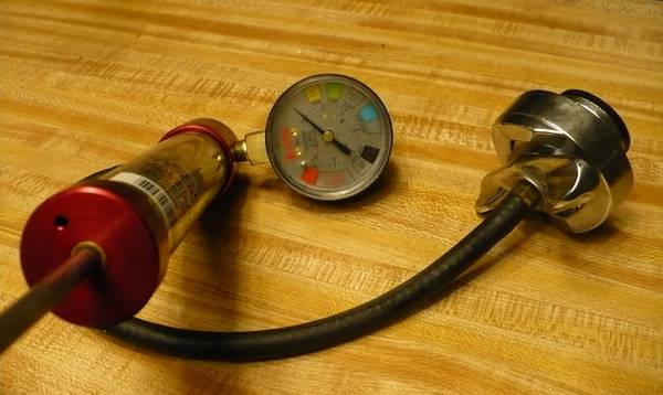 Крышка расширительного бачка  ответственные задачи простого механизма