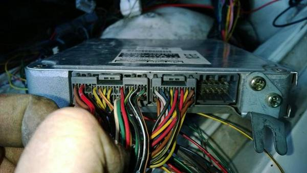 Назначение, принцип работы и ремонт блока управления двигателем