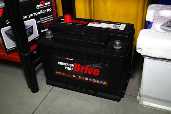 Нормальное напряжение автомобильного аккумулятора Какое оно?