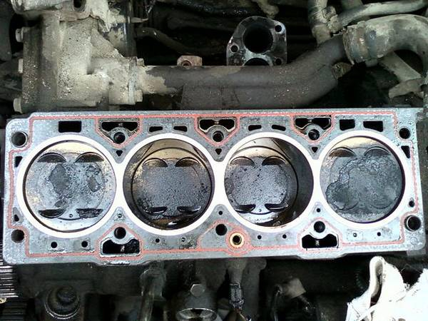 Основные причины чрезмерного расхода масла в двигателе Основные причины чрезмерного расхода масла в двигателе