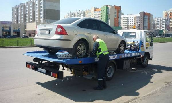 Особенности эвакуации автомобиля на штрафстоянку Особенности эвакуации автомобиля на штрафстоянку