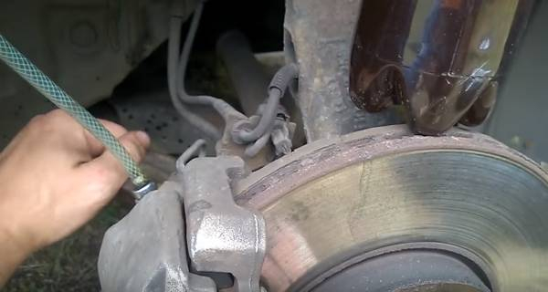 Особенности прокачки тормозов с ABS Особенности прокачки тормозов с ABS