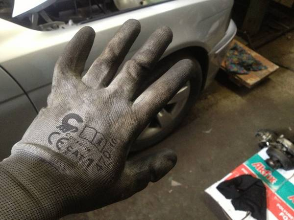 Почему машина сама газует на холостом ходу? Учимся делать диагностику Почему машина сама газует на холостом ходу? Учимся делать диагностику