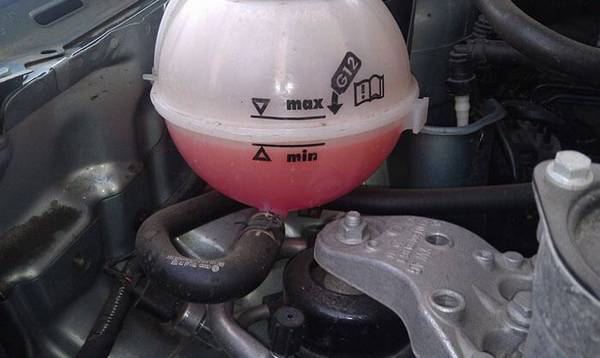 Почему уходит антифриз Почему уходит антифриз