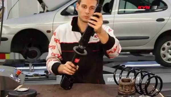 Порядок замены передних амортизаторов Рено Логан своими руками