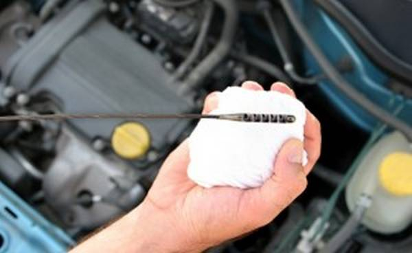 Повышенный расход масла в двигателе как с ним бороться? Повышенный расход масла в двигателе как с ним бороться?