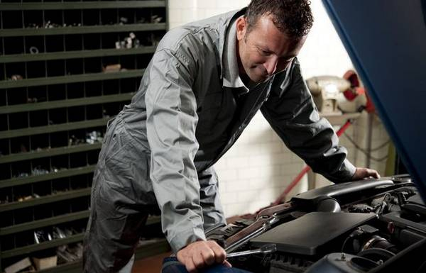 Правильная мойка двигателя автомобиля своими руками Правильная мойка двигателя автомобиля своими руками