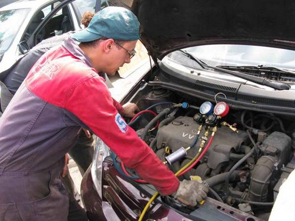 Принцип работы кондиционера в автомобиле или как происходит цикл охлаждения? Принцип работы кондиционера в автомобиле или как происходит цикл охлаждения?