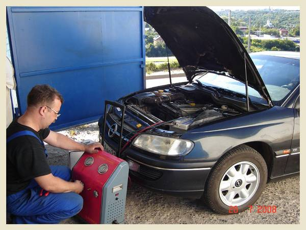Принцип работы кондиционера в автомобиле или как происходит цикл охлаждения? Принцип работы кондиционера в автомобиле или как происходит цикл охлаждения?