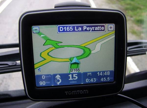 Проезд перекрестков с круговым движением смотрим на знаки Проезд перекрестков с круговым движением смотрим на знаки