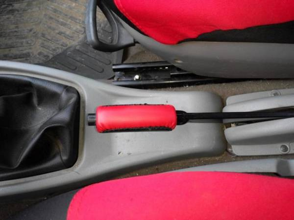 Проверяем и регулируем ручник на «Калине»