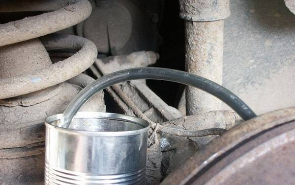 Проверка и замена тормозной жидкости своими руками