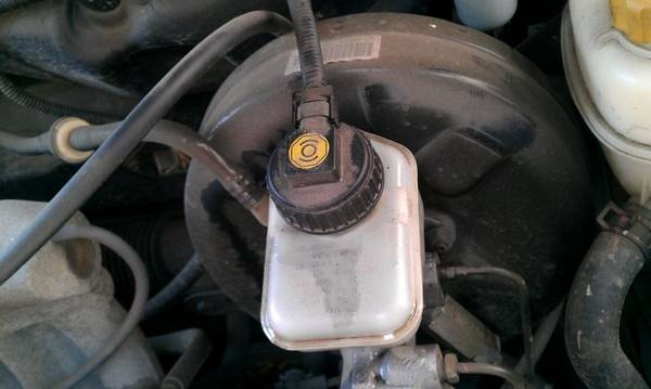 Самостоятельная прокачка тормозов на ВАЗ 2107, 2109 и 2110 Нет ничего сложного Самостоятельная прокачка тормозов на ВАЗ 2107, 2109 и 2110 Нет ничего сложного