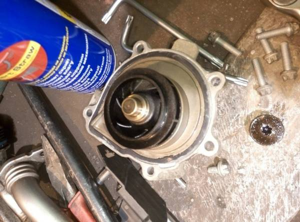 Самостоятельная замена помпы автомобиля Opel Astra Самостоятельная замена помпы автомобиля Opel Astra