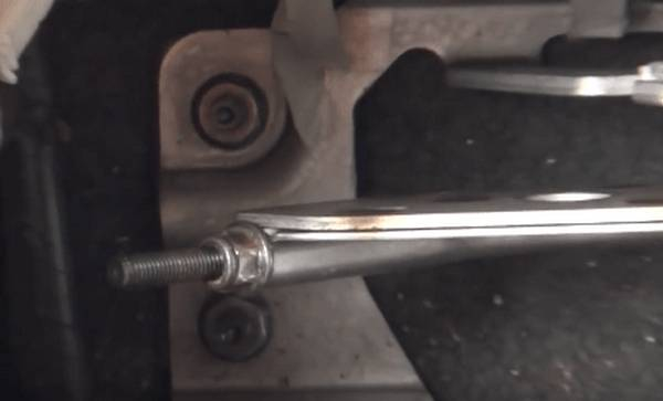 Самостоятельная замена тормозных колодок Nissan Qashqai