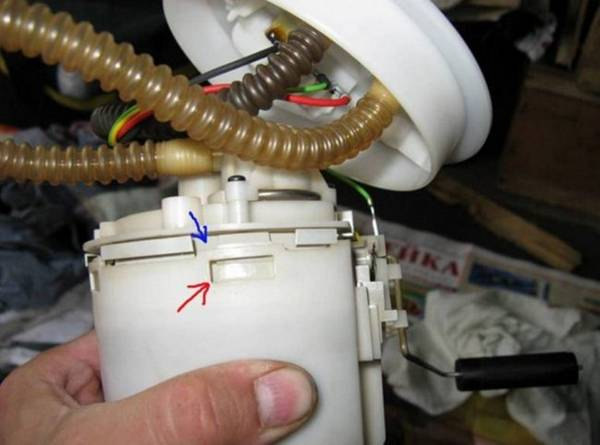 Самостоятельно меняем бензонасос на Форд Мондео