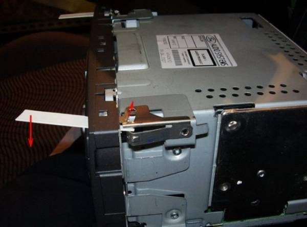 Самостоятельно разблокируем магнитолу на Форд Фокус 2