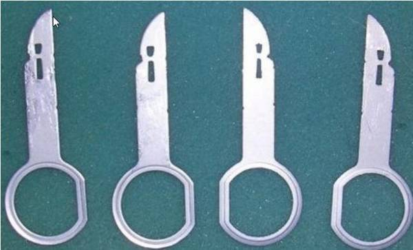 Самостоятельно разблокируем магнитолу на Форд Фокус 2