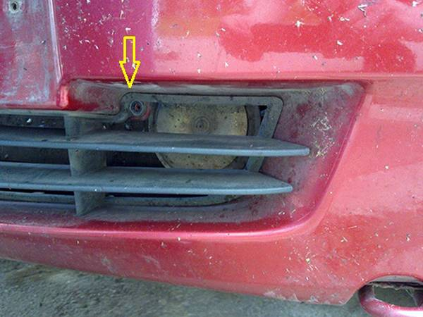 Снятие и замена бамперов на автомобилях Лада Калина своими руками Снятие и замена бамперов на автомобилях Лада Калина своими руками