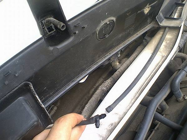 Устраняем неисправности омывателя своими руками