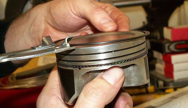 Вибрация двигателя на холостых оборотах: основные причины появления и способы устранения Вибрация двигателя на холостых оборотах: основные причины появления и способы устранения