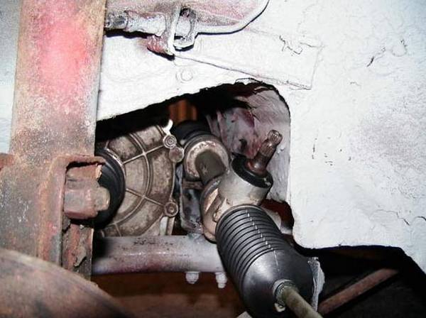 Вибрация руля автомобиля: основные причины и способы их устранения Вибрация руля автомобиля: основные причины и способы их устранения