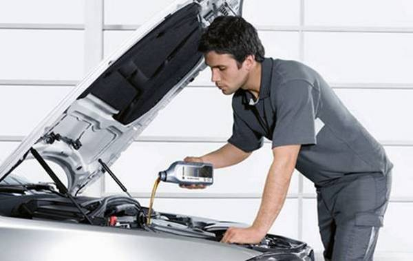 Замена масла в двигателе гарантия стабильности его работы Замена масла в двигателе гарантия стабильности его работы