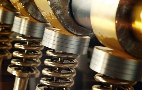 Замена масла в двигателе гарантия стабильности его работы Замена масла в двигателе гарантия стабильности его работы