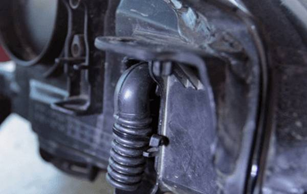 Запотевание фар как бороться с этим явлением Запотевание фар как бороться с этим явлением