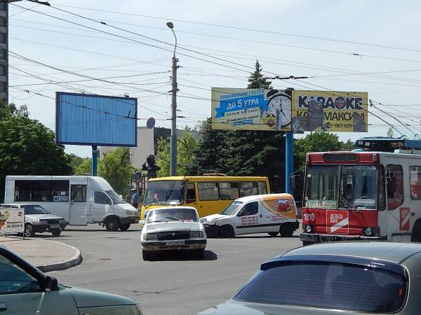 Нерегулируемый перекресток  пересекаем без аварий