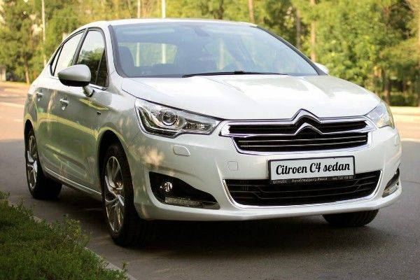 Семейство минивэнов Citroen пополнится механической КПП - специально для России